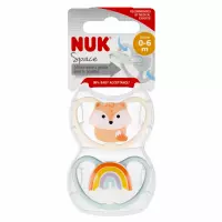 Ilustracja produktu Nuk Smoczek Uspokajający Silikonowy 0-6m Space Lisek/Tęcza. 527874