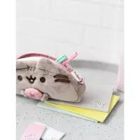 5. Piórnik Pluszowy Pusheen - Donat