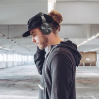 4. Hama Słuchawki Nauszne Bluetooth "Spirit Calypso" Czarne