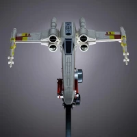 7. Lampka Biurkowa Gwiezdne Wojny Myśliwiec X-wing