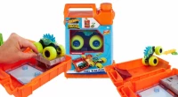 1. Mattel Hot Wheels Zestaw Tankuj i Jedź HXT04