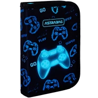 3. AstraBag Piórnik AC11 Pojedynczy Jednoklapkowy z Wyposażeniem Go Playing 503024013