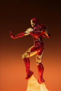 3. Lampa Marvel Iron-Man Diorama