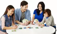 4. Mattel Gra Skip Bo 52370 