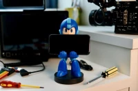 6.  Stojak Mega Man (20 cm)