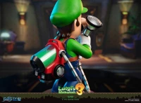 4. Figurka Luigi's Mansion 3 - 23 cm