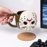 4. Kubek 3D Piątek 13ego
