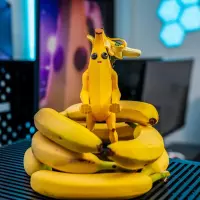 8. Stojak Fortnite: Peely
