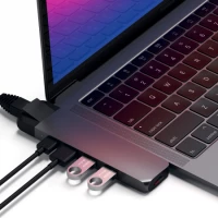 3. Satechi Type-C Pro Hub - aluminiowy Hub z podwójnym USB-C do MacBook Space Gray