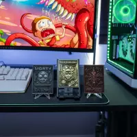 3. Rick and Morty Zestaw: Stojak na telefon +3x Płytki Digiplates