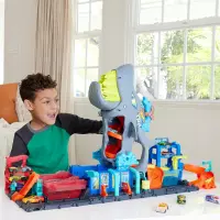 4. Hot Wheels City Ultra Myjnia Rekina HTN82