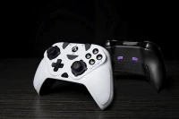 11. VICTRIX Pad Przewodowy Gambit Tournament Xbox One/Xbox Series X/PC