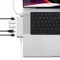 3. Satechi Pro Hub mini - Aluminiowy Hub z Podwójnym USB-C do MacBook Silver