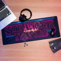 3. Mata na Biurko Podkładka pod Myszkę - Stranger Things Arcade Logo (80 x 30 cm)
