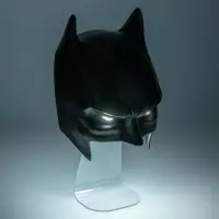 8. Lampka ścienno-biurkowa Batman Maska