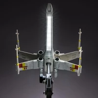 8. Lampka Biurkowa Gwiezdne Wojny Myśliwiec X-wing