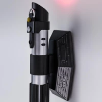 8. Lampka Gwiezdne Wojny - Miecz Świetlny Lorda Vadera z dźwiękiem - 25 cm
