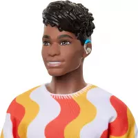 4. Mattel Barbie Lalka Stylowy Ken T-Shirt HRH23 