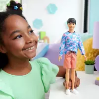 6. Mattel Barbie Lalka Stylowy Ken Bluza HRH24 