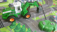 5. Mega Creative Maszyna Rolnicza Traktor Zdalnie Sterowany 460195