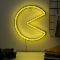 7. Lampka Neonowa Ścienna Pac-man