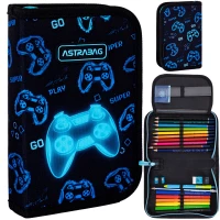 7. AstraBag Piórnik AC11 Pojedynczy Jednoklapkowy z Wyposażeniem Go Playing 503024013