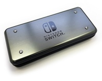 2. HORI Switch Etui na konsole (metalowe)