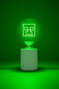 4. Lampka - Żarówka Neonowa Minecraft Creeper